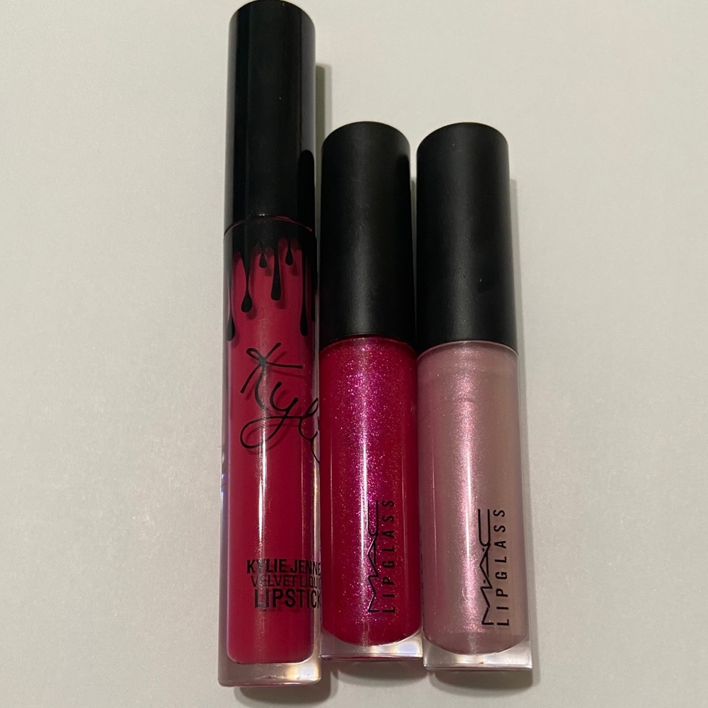 2 Mac & 1 Kylie lipstick